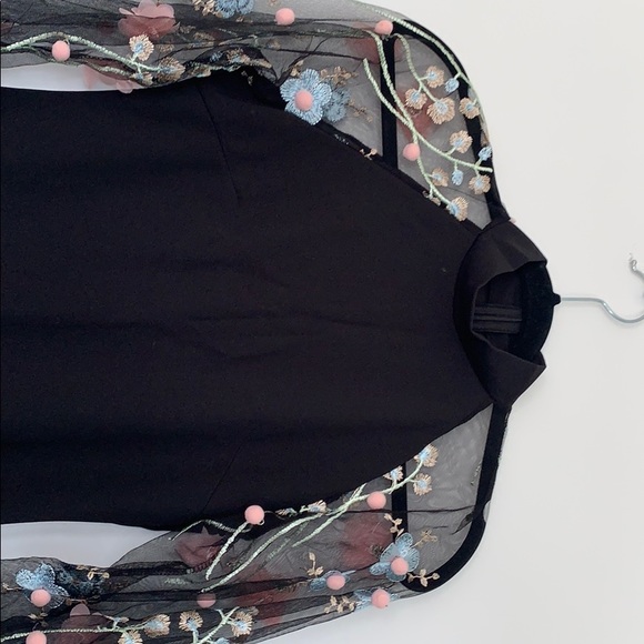 accent sleeve dress - Picture 3 of 4